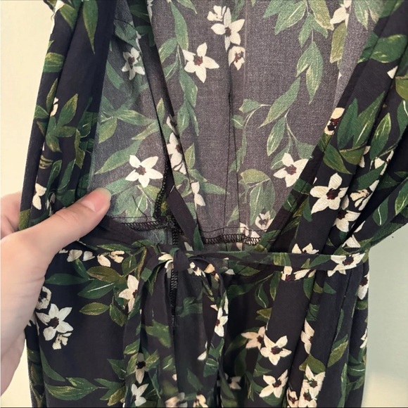 Marine Layer Emlyn Wrap Dress Midi Length Wrap Dress Black Floral SZ Medium - Picture 11 of 13